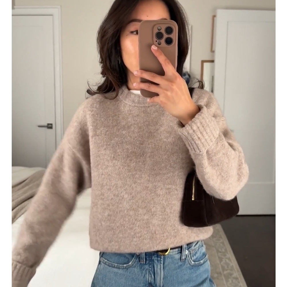CloudSoft Drop-Shoulder Crewneck Sweater
Hthr Oatmeal - Picture 5 of 5